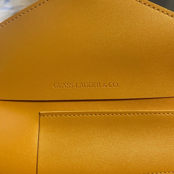 Glass Ladder & Co Katherine Tech Organizer Roll Honey Colored - Picture 2 of 3